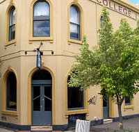 The College Lawn Hotel - Restaurant Guide