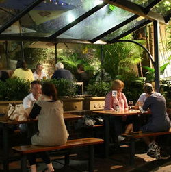 Dicks Hotel - Restaurant Guide 0