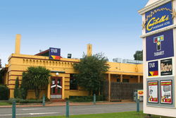 Castello's At Pakenham - Restaurant Guide 0
