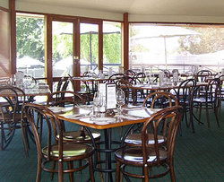 Oakbank Hotel - Restaurant Guide 1