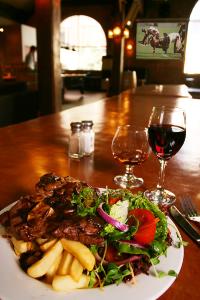 Brewhouse Brewery Sports Bar And Grill - Restaurant Guide 2