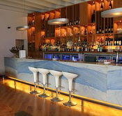 Pontoon Bar - Restaurant Guide