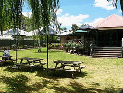 Oakbank Hotel - Restaurant Guide 3
