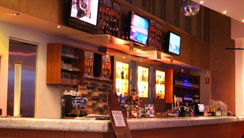 Ferry Road Tavern - Restaurant Guide 2