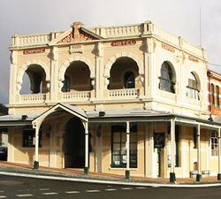 Empire Hotel - Restaurant Guide 0