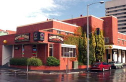 Welcome Stranger Hotel - Restaurant Guide 0