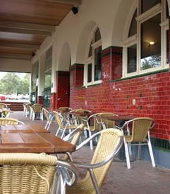Kalamunda Hotel - Restaurant Guide 1