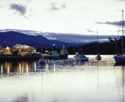 Waterfront Hotel - Restaurant Guide 1