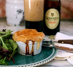 Paddy's Bar - Restaurant Guide 3