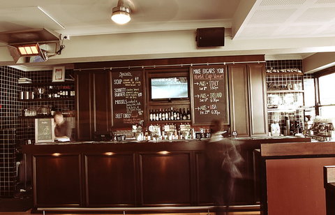 Edgar's Inn - Restaurant Guide 1