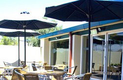 Crown On McCredie - Restaurant Guide 2