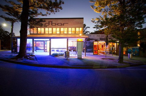 Cafe D'Bar Restaurant & Gallery - Restaurant Guide 1
