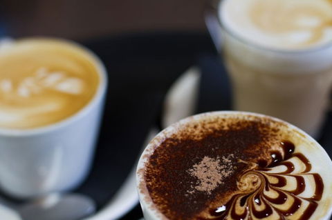 Cafe D'Bar Restaurant & Gallery - Restaurant Guide 3
