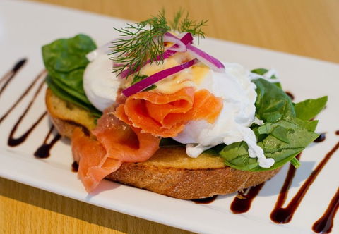 Cafe D'Bar Restaurant & Gallery - Restaurant Guide 4