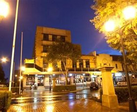 Amaroo Hotel - Restaurant Guide 1