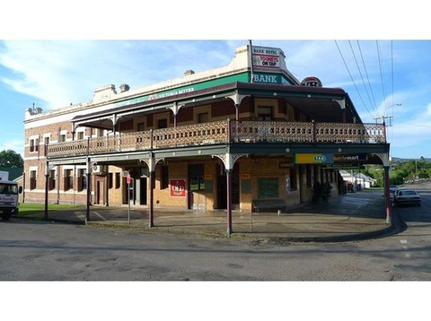 Bank Hotel Dungog - Restaurant Guide 0
