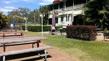 Lakes Creek Hotel - Restaurant Guide 3