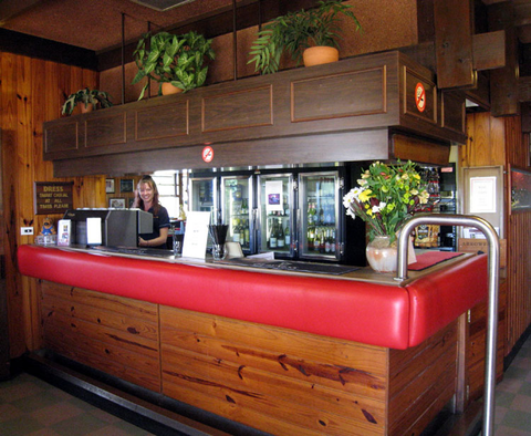 Mapleton Tavern - Restaurant Guide 1