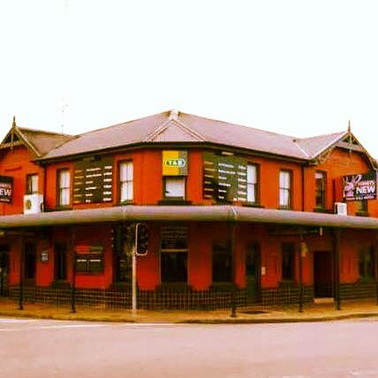 Town Hall Hotel - Restaurant Guide 1