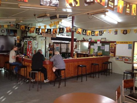 Star Hotel Motel - Restaurant Guide 3