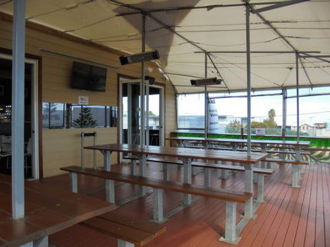 Zebra Crossing Bar & Bistro - Restaurant Guide 4