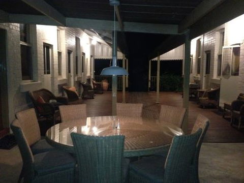 Moyhu Hotel - Restaurant Guide 3