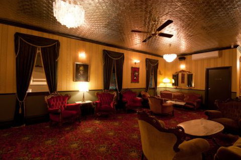 Back Bar Cocktail Lounge & Function Venue - Restaurant Guide 3