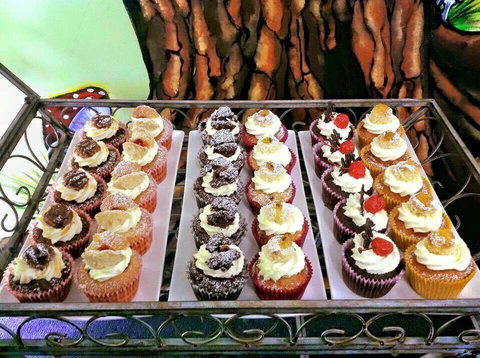 Heaven Leigh Cupcakes - Restaurant Guide 3