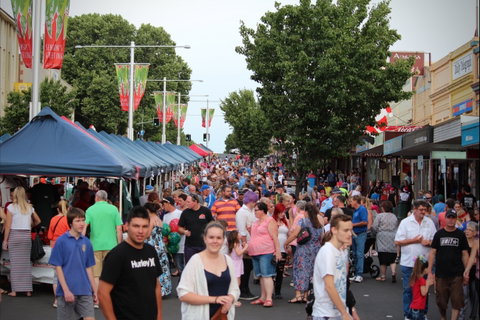 Cowra Christmas Street Festival - Restaurant Guide 0
