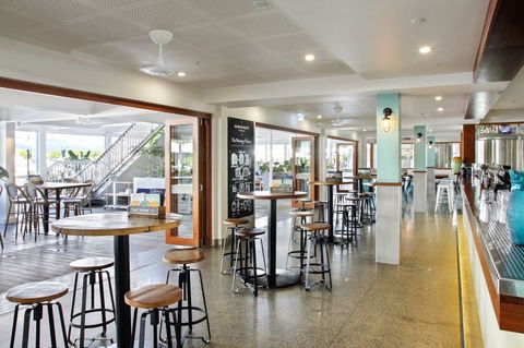 Hemingway's Brewery Port Douglas - Restaurant Guide 4
