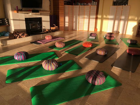 Spring Pilates Wellness Retreat - Restaurant Guide 0