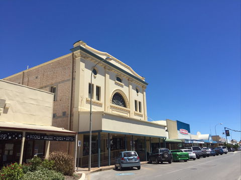 Kadina Memorial School Art Showcase At The Ascot Community Exhibition  Art Gallery - Restaurant Guide 0