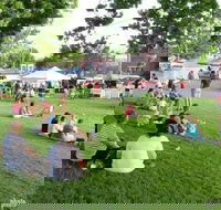 Young and Region Farmers Markets - Restaurant Guide