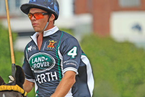 Land Rover Polo In The City - Restaurant Guide 1