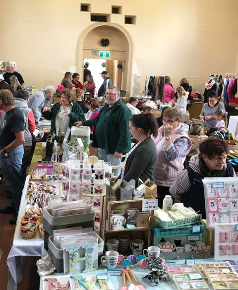 Saddleworth Market - Restaurant Guide 0