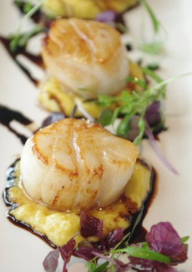 Dedes Restaurant - Restaurant Guide 0