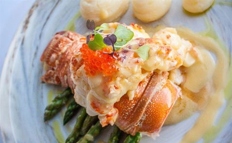 Omeros On The Beach - Restaurant Guide 6