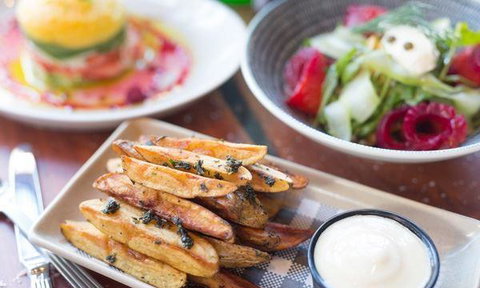 Rhonda's Bar - Restaurant Guide 10