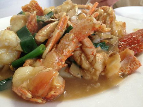 Wong's Lucky Bar - Restaurant Guide 0