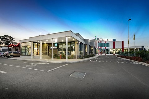 Deer Park Club - Restaurant Guide 0