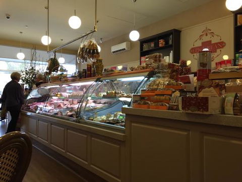 The Epicurean Delicatessen - Restaurant Guide 0