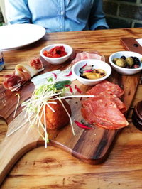 Cattinalla's Caffe  Wine Bar
