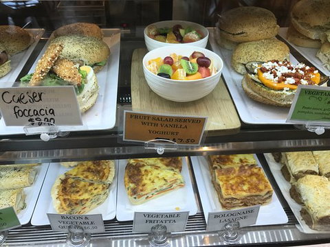 Ducky In The Field - Restaurant Guide 0