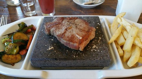 The Rocks Winebar And Steakhouse - Restaurant Guide 0