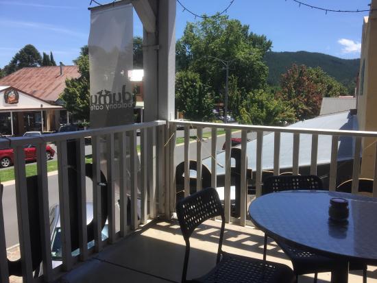 Dumu Balcony Cafe Bright