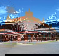 Shamrock Hotel - Restaurant Guide