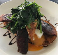 Six Sisters  a Pigeon - Restaurant Guide