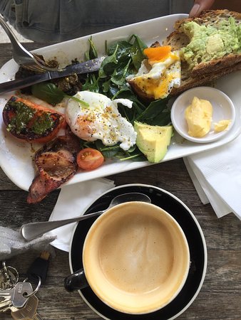 Le Petit Cafe - Restaurant Guide 0