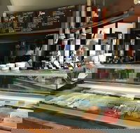 Lynch's Hub - Restaurant Guide