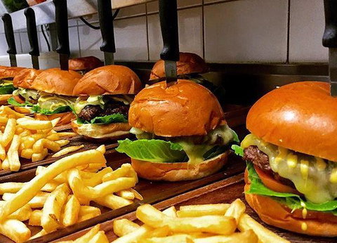 Firehouse Hotel - Restaurant Guide 10